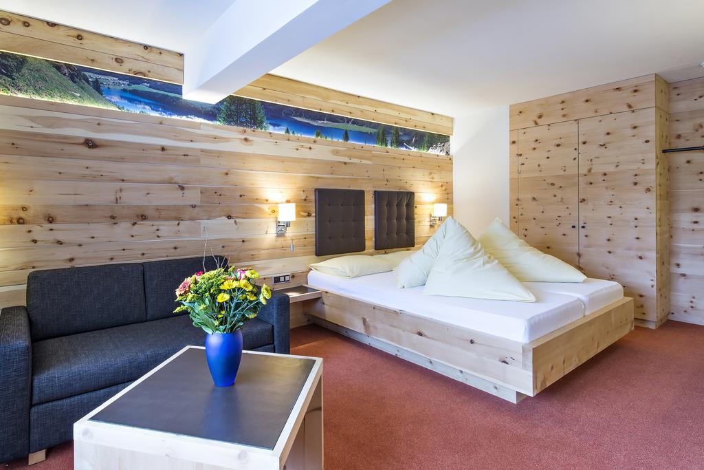 Hotel Palue Понтрезина Екстериор снимка