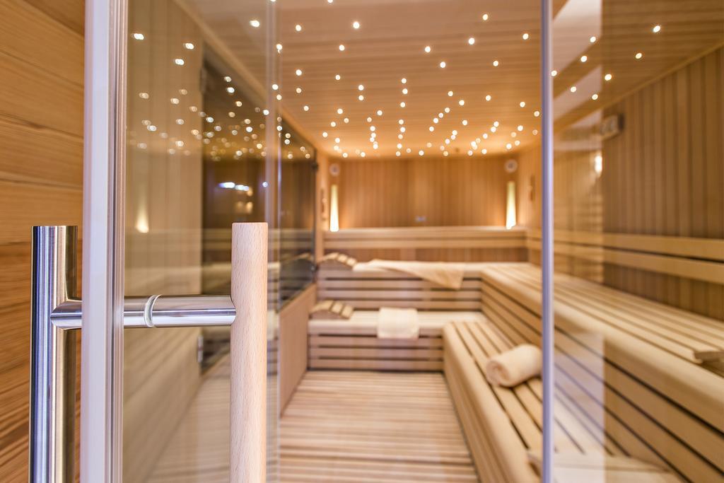 Hotel Palue Понтрезина Екстериор снимка